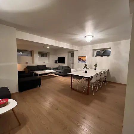 Spacious Apartment- Walking Distance To Citycenter *