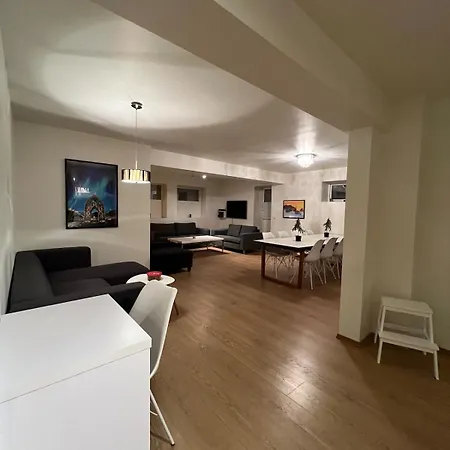 Spacious Apartment- Walking Distance To Citycenter Tromsø